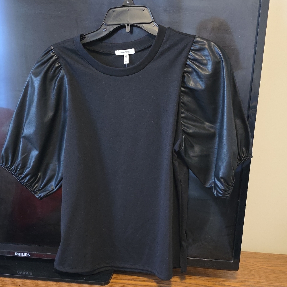 Maurices Charcoal Gray Crew Neck Top